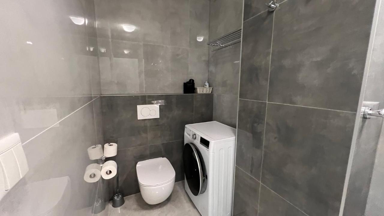 Air Conditioned 1 Room Apartment Vienna Gate, 2 Μπρατισλάβα Εξωτερικό φωτογραφία